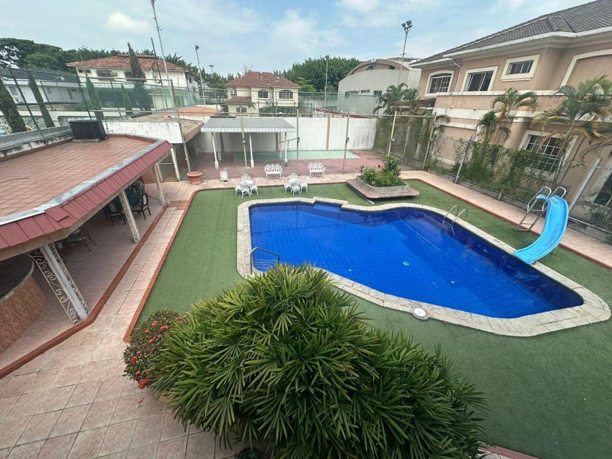 Venta de Casa de 5 Habitaciones con Piscina en Urb La Puntilla. Samborondon, Guayas — imagen 10