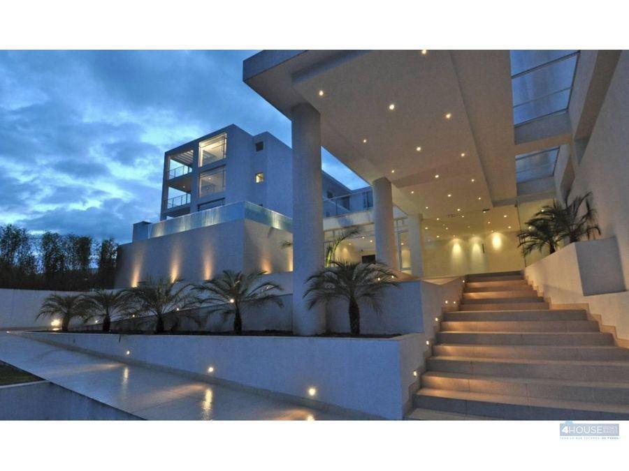 Departamento de 2 Dorm. con Piscina de 197 m² en San Juan. Vista Panorámica a Toda Cumbayá — imagen 9