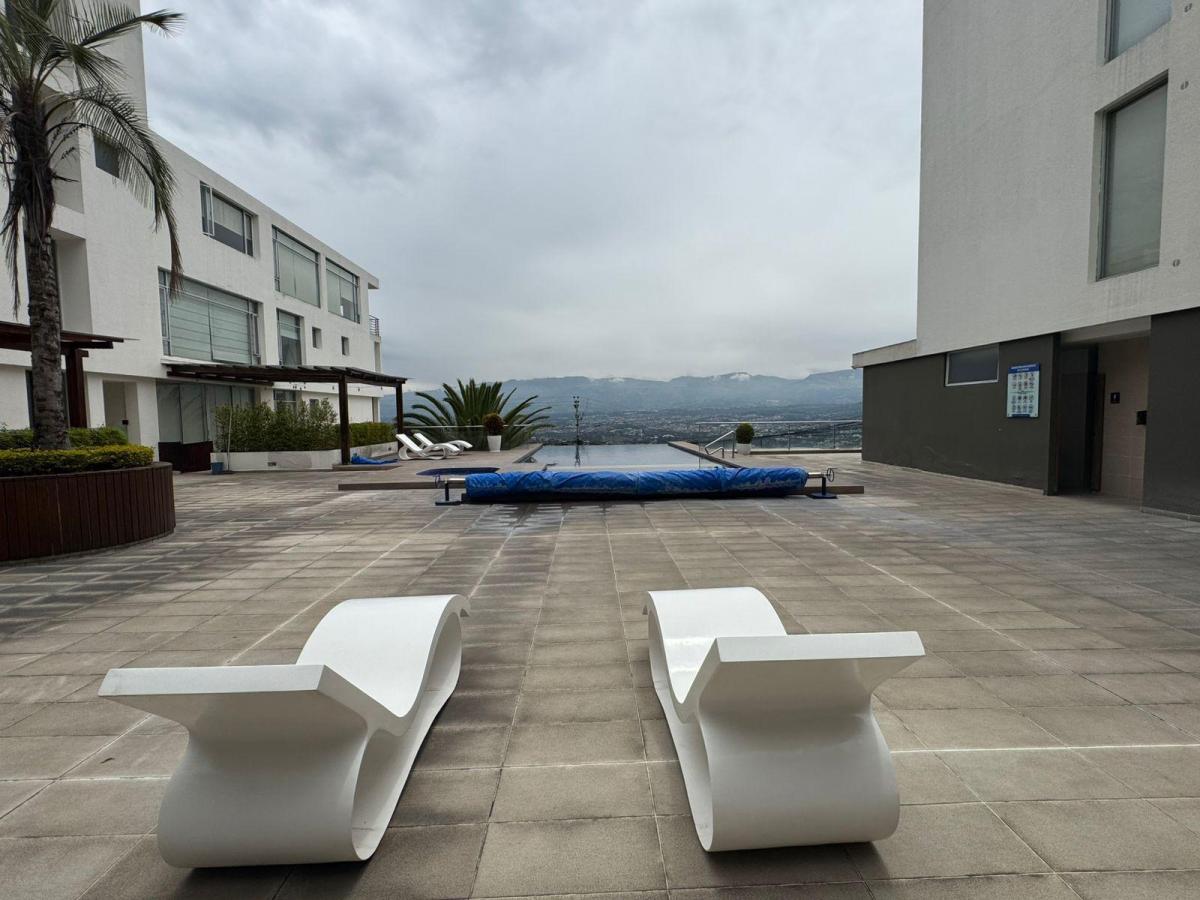 Departamento de 2 Dorm. con Piscina de 197 m² en San Juan. Vista Panorámica a Toda Cumbayá — imagen 6