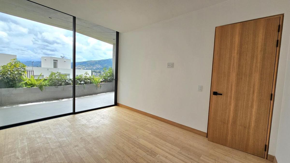 Venta Suite Iluminada y con Vista en Cumbayá — imagen 10