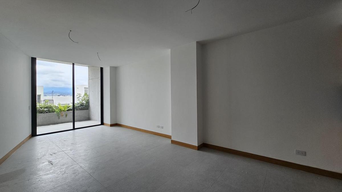 Venta Suite Iluminada y con Vista en Cumbayá — imagen 8