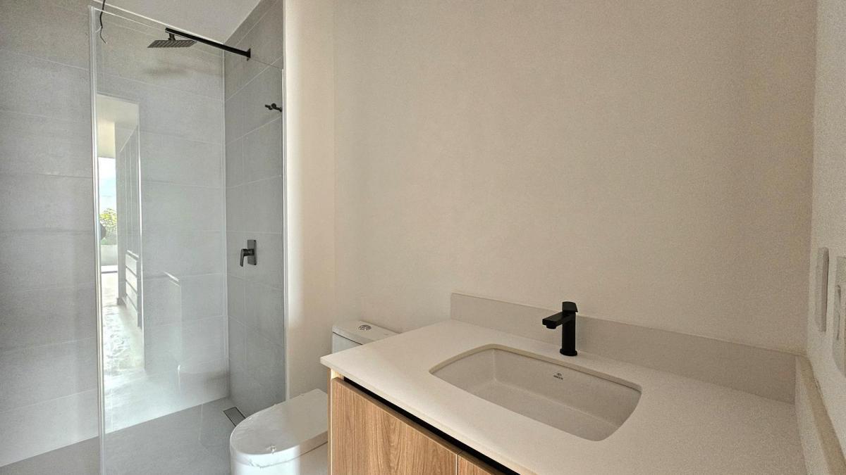 Venta Suite Iluminada y con Vista en Cumbayá — imagen 6