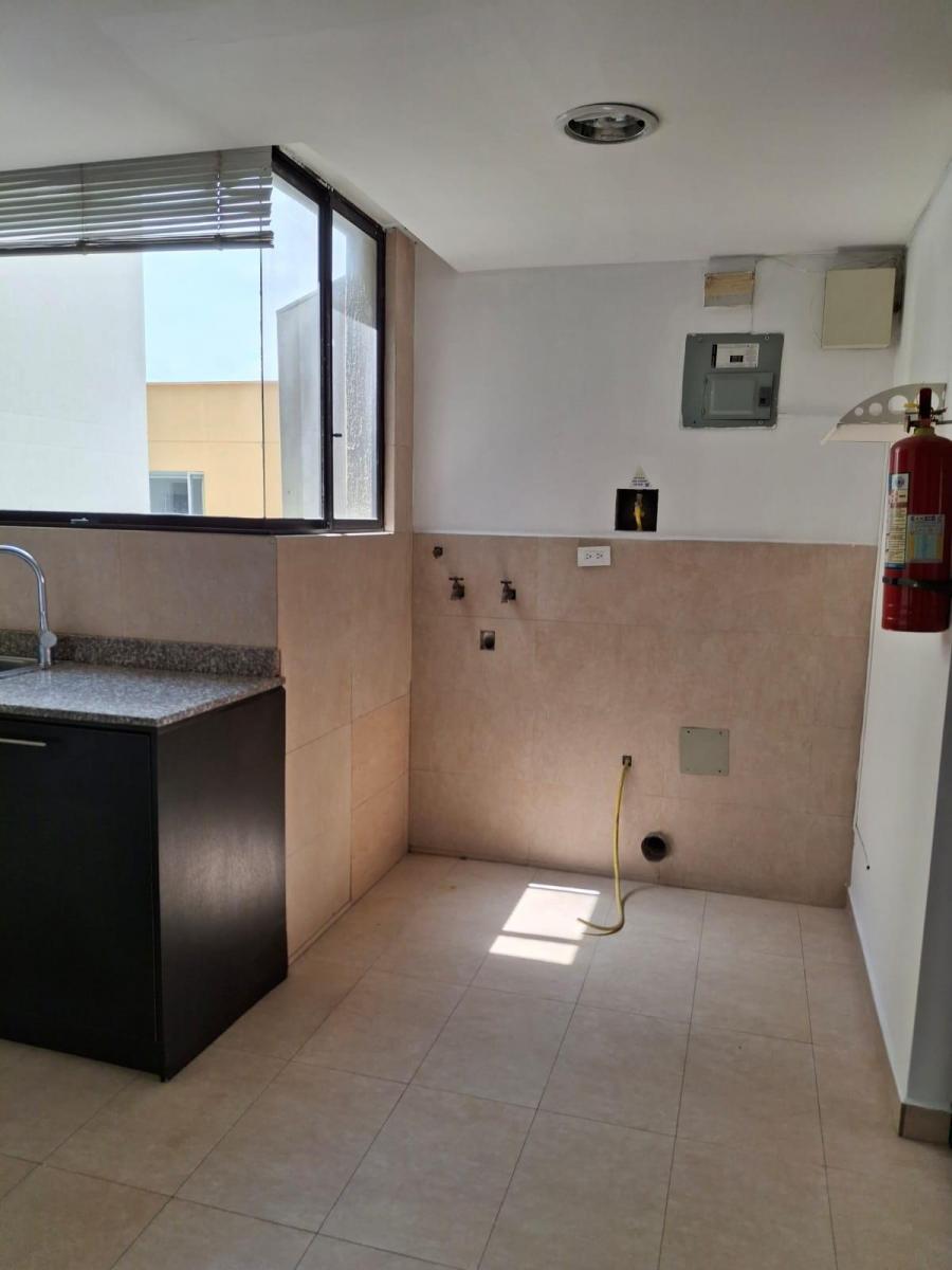Amplio Departamento Moderno en Quito — imagen 7
