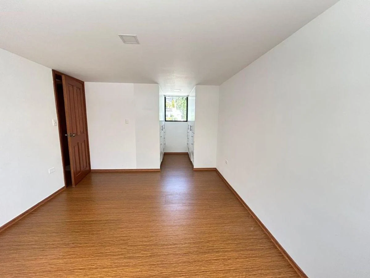 Casa en Venta por Estrenar 450 m² Batan Alto — imagen 3
