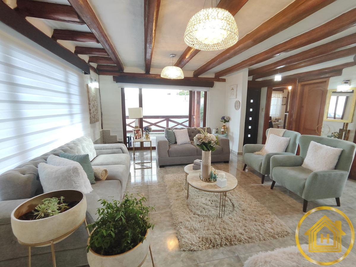Casa Independiente 4 Habitaciones Una en Planta Baja, Amplio Patio, Bbq, Jacuzzi, Valle Los Chillos — imagen 9