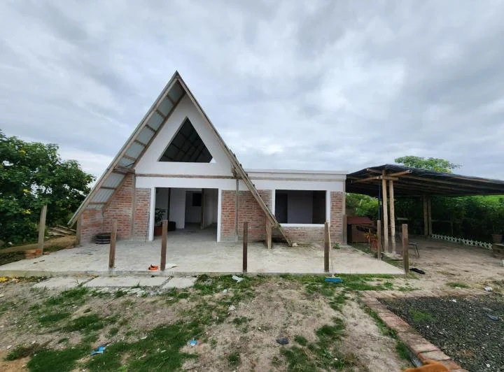 Terreno de Venta en El Aromo con Casa L/f, Manabí — imagen 1