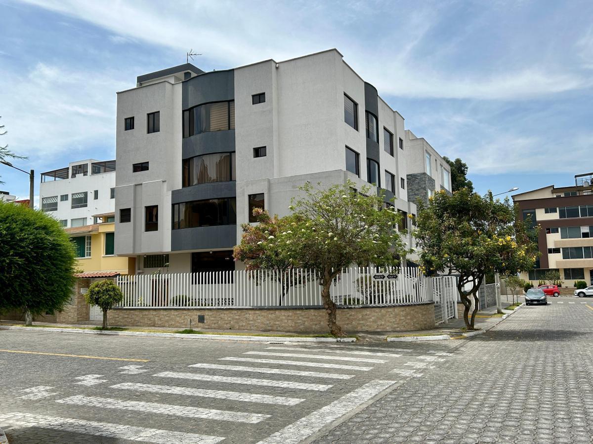 Venta Amplio Departamento 4 Dorm. Jardines de Amagasí — imagen 7
