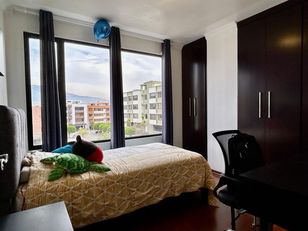 Venta Amplio Departamento 4 Dorm. Jardines de Amagasí — imagen 2