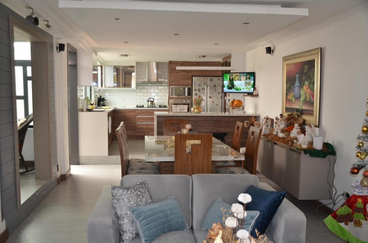 Casa Remodelada en Venta en El Valle, con Patio Cubierto y Jardín Frontal — imagen 8