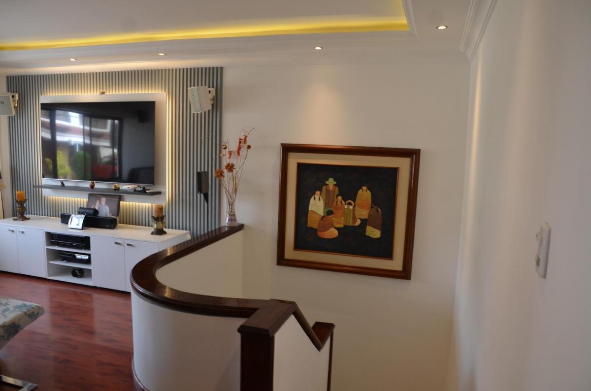 Casa Remodelada en Venta en El Valle, con Patio Cubierto y Jardín Frontal — imagen 6