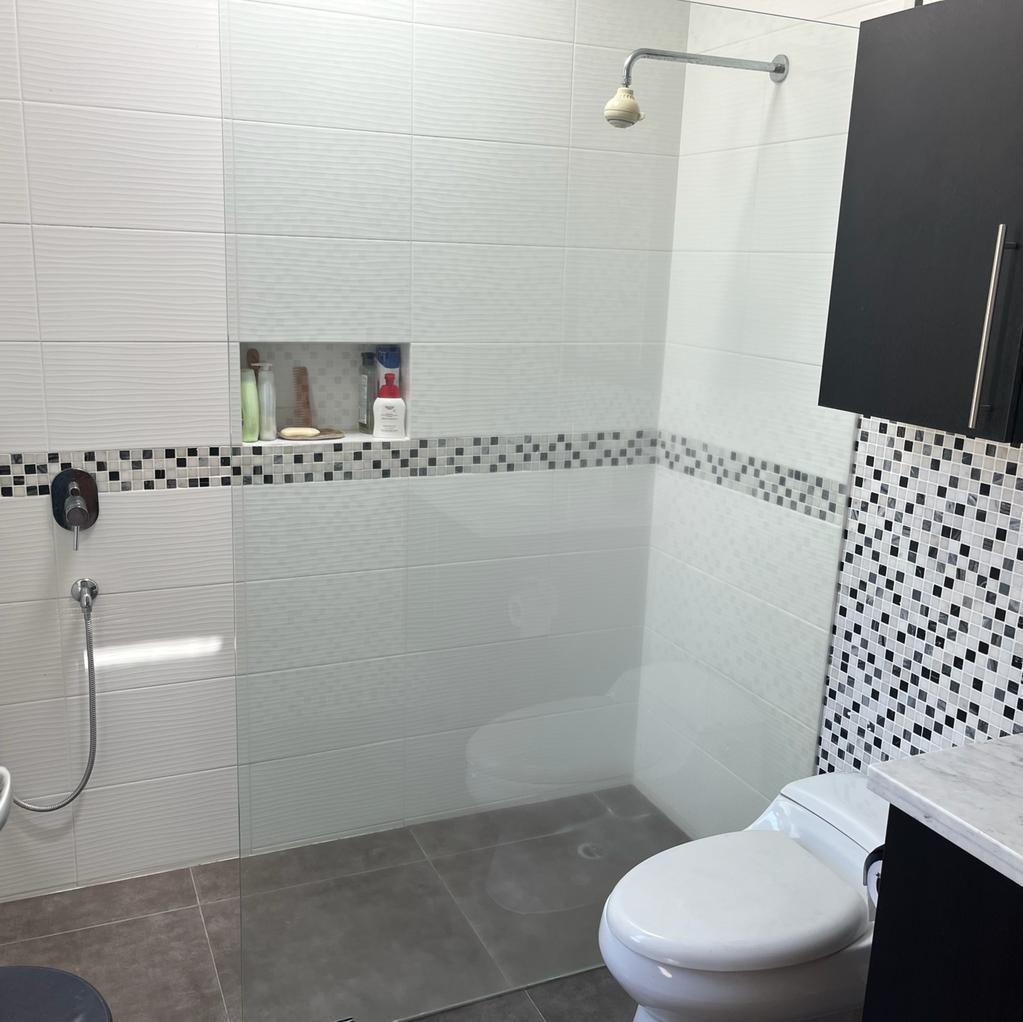 Vendo Casa en Cumbaya 900 m² Terreno 350 m² Const 3 Dorm $630.000,00 — imagen 2