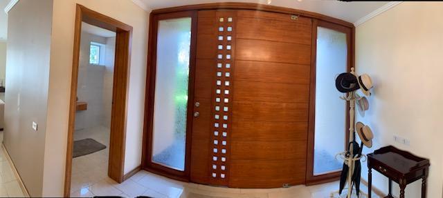 Residencia Exclusiva en Urbanizacion Privada Sector Colegio Menor, en Venta — imagen 8