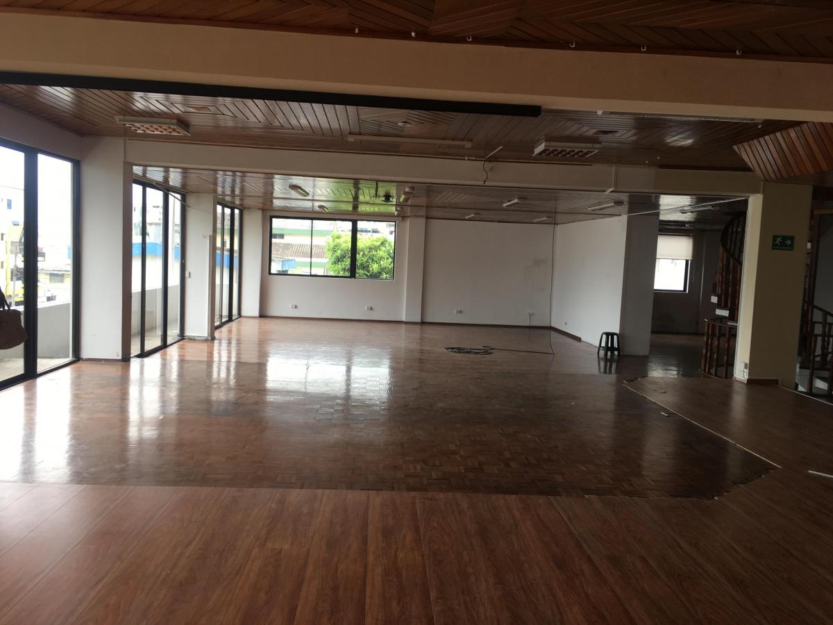 Vendo Casa Batan 1500 m Terreno 1900 de Construcción 1*520.000 Dólares Mm — imagen 10