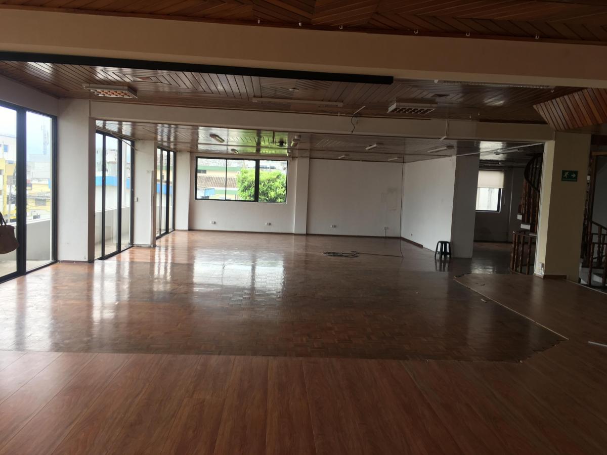 Vendo Casa Batan 1500 m Terreno 1900 de Construcción 1*520.000 Dólares Mm — imagen 9
