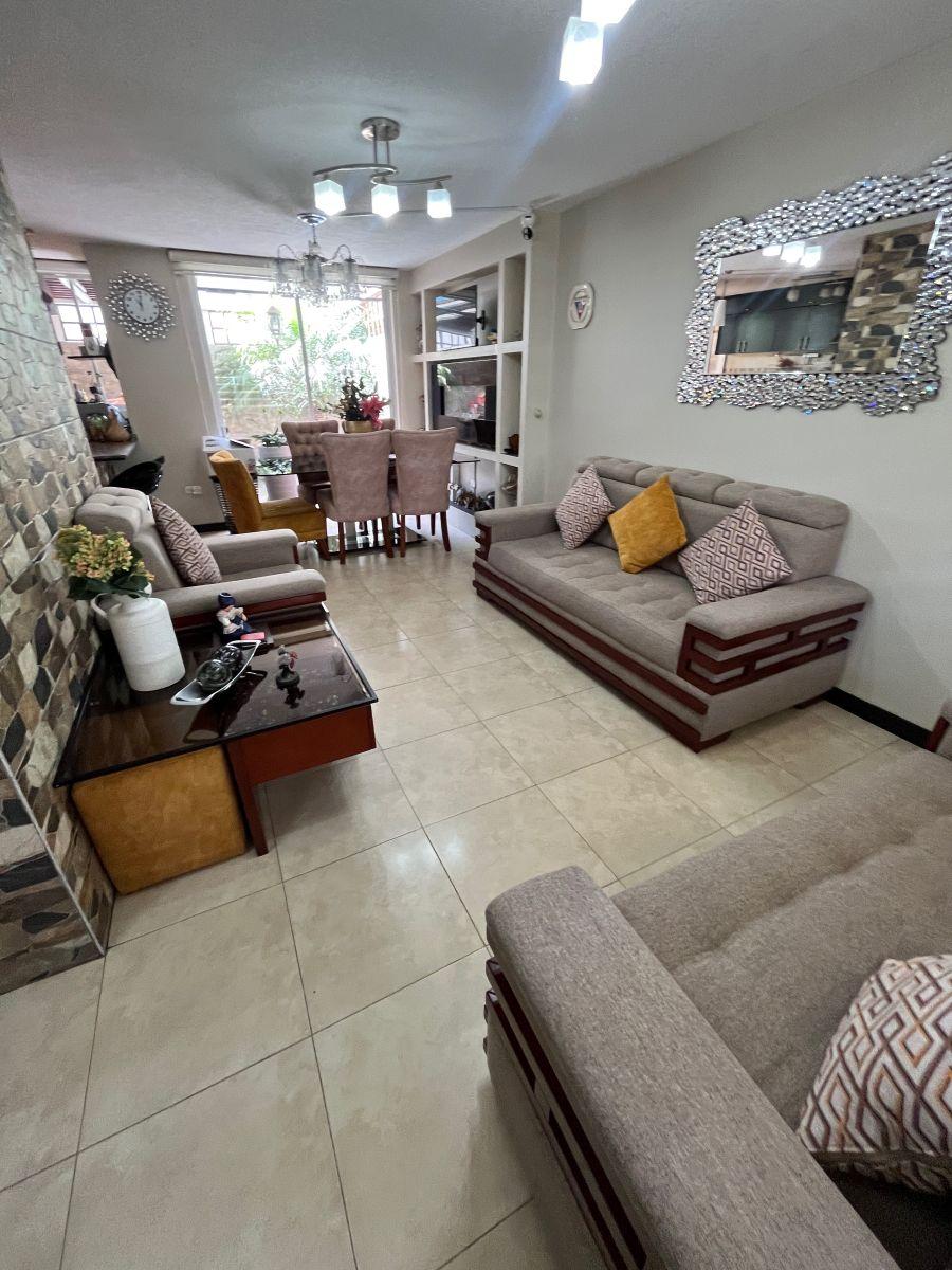 Casa en Conjunto en San Antonio de Pomasqui de Cemexpo 5 Minutos — imagen 10