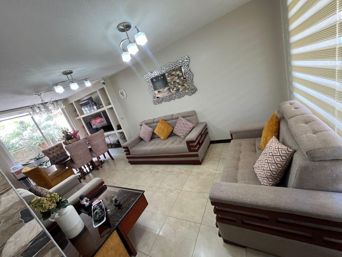 Casa en Conjunto en San Antonio de Pomasqui de Cemexpo 5 Minutos — imagen 8