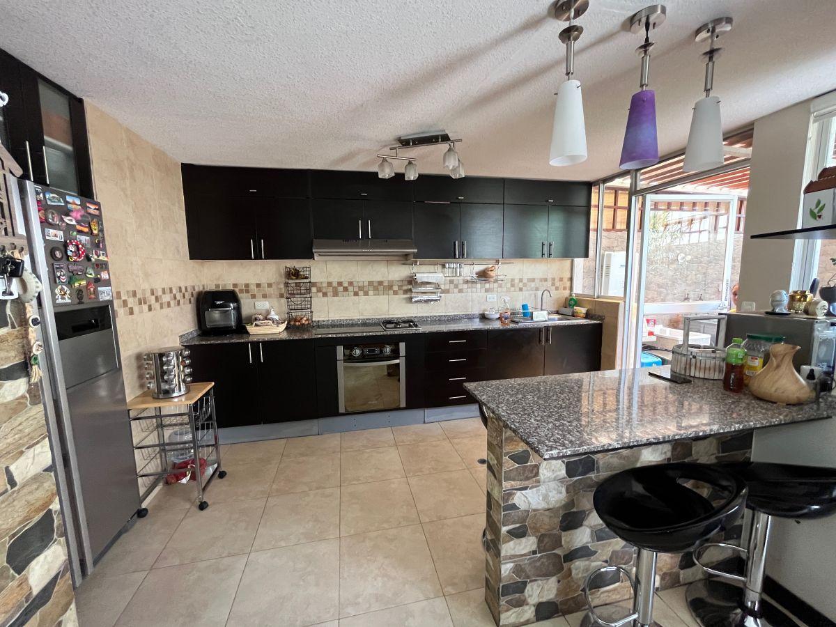 Casa en Conjunto en San Antonio de Pomasqui de Cemexpo 5 Minutos — imagen 6