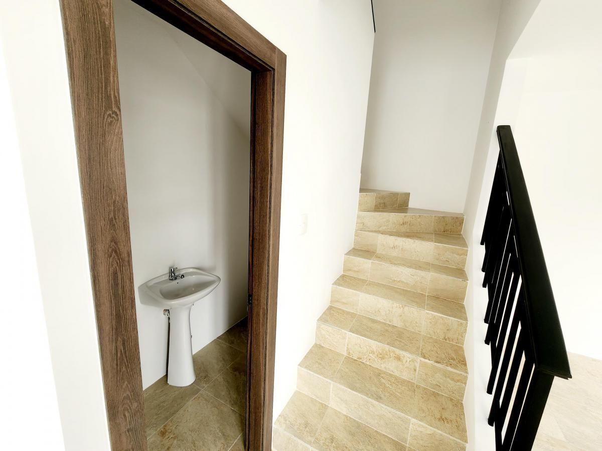 Casa en Venta – La Rioja, Etapa La Palma - Av Leon Febres Cordero, Guayas — imagen 7