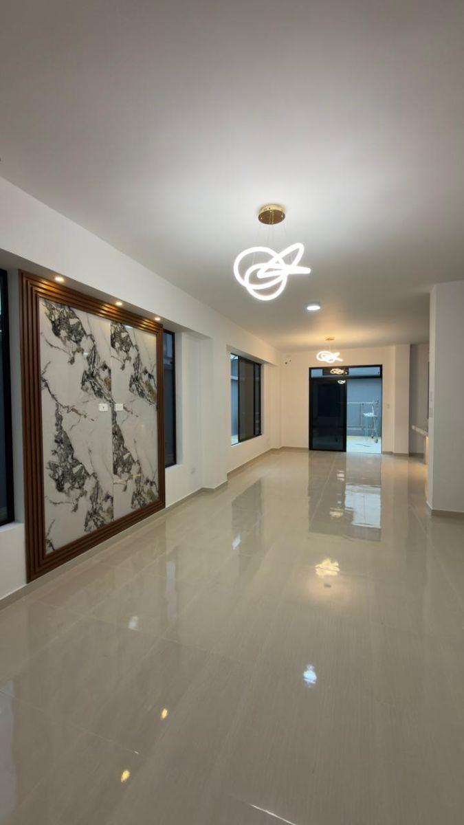 Amplia Vivienda de 5 Dorm. en Urbanizacion El Rancho — imagen 9