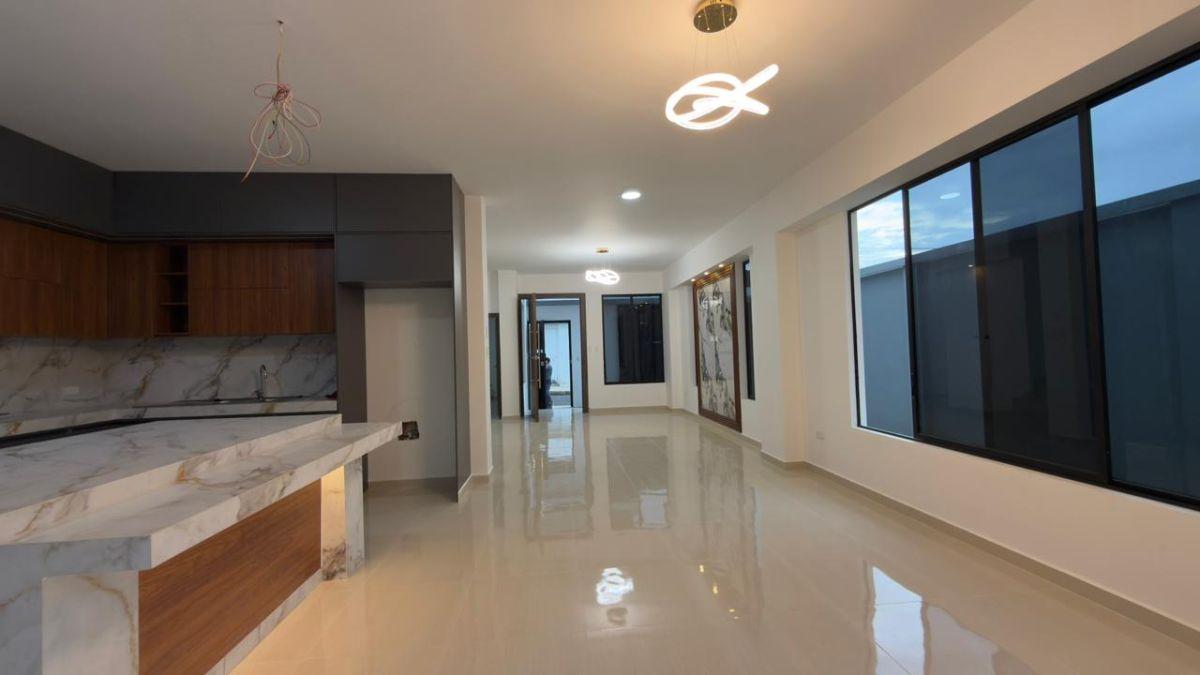 Amplia Vivienda de 5 Dorm. en Urbanizacion El Rancho — imagen 6