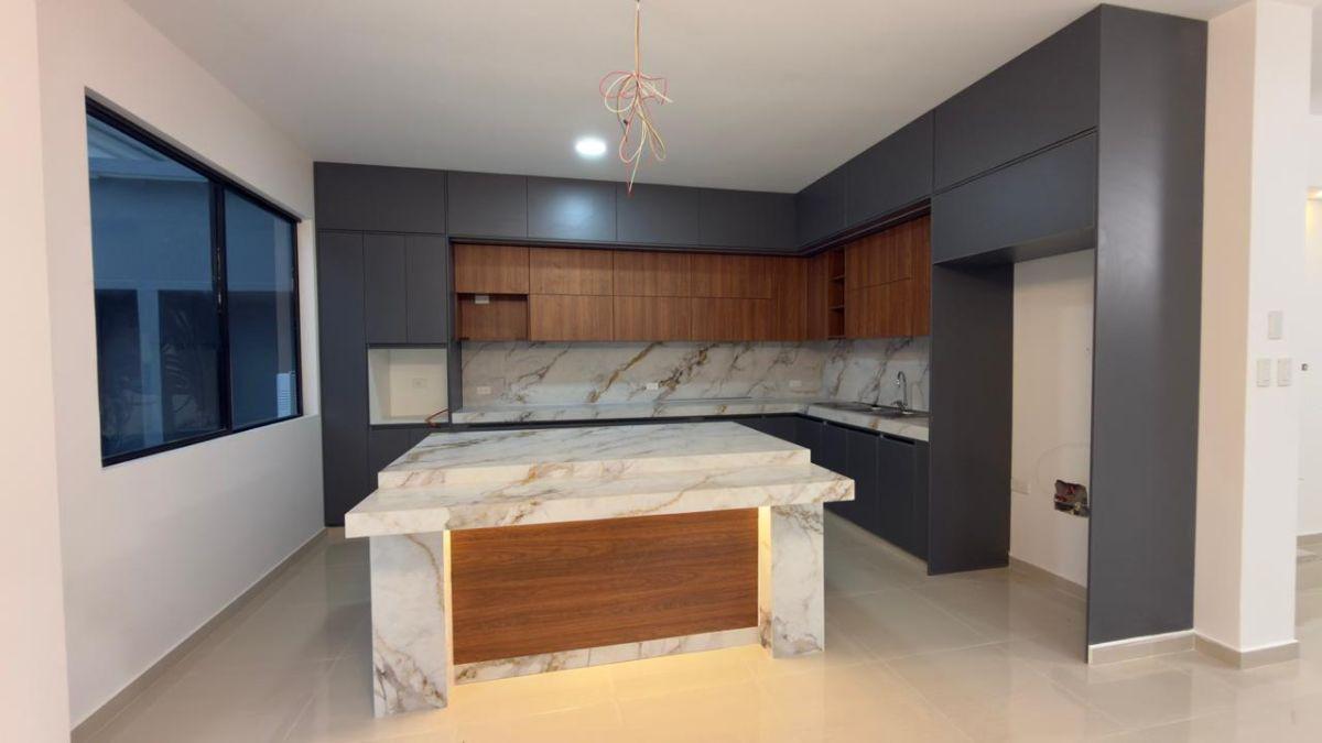Amplia Vivienda de 5 Dorm. en Urbanizacion El Rancho — imagen 5