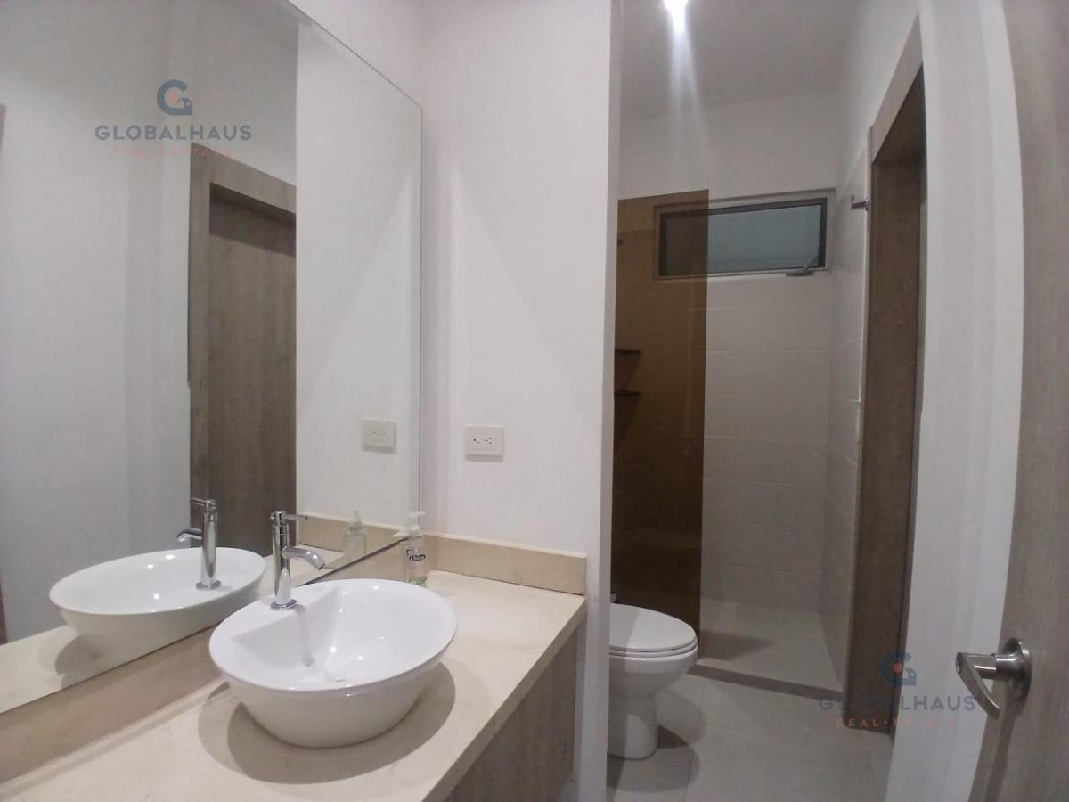 Departamento Amoblado en Venta con 2 Habitaciones en Porton del Río. S. C, Guayas — imagen 3