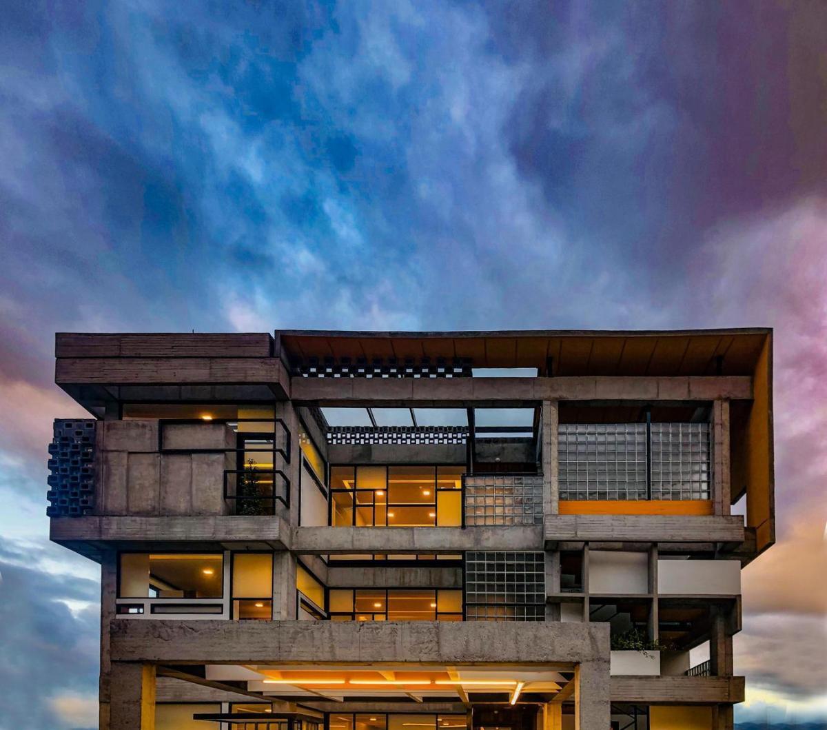Departamento en Venta Jardín Privado y Vista 2 Estacionamientos Conocoto Puente 5 — imagen 9