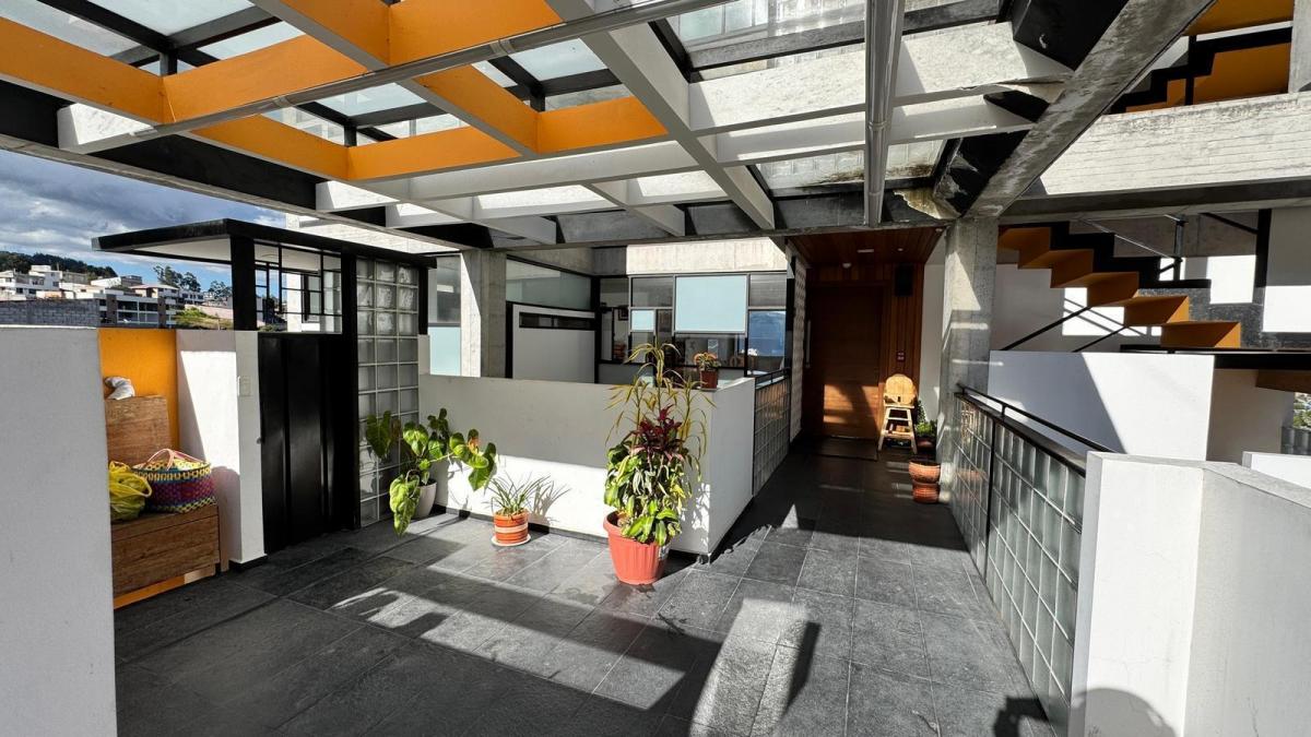 Departamento en Venta Jardín Privado y Vista 2 Estacionamientos Conocoto Puente 5 — imagen 7