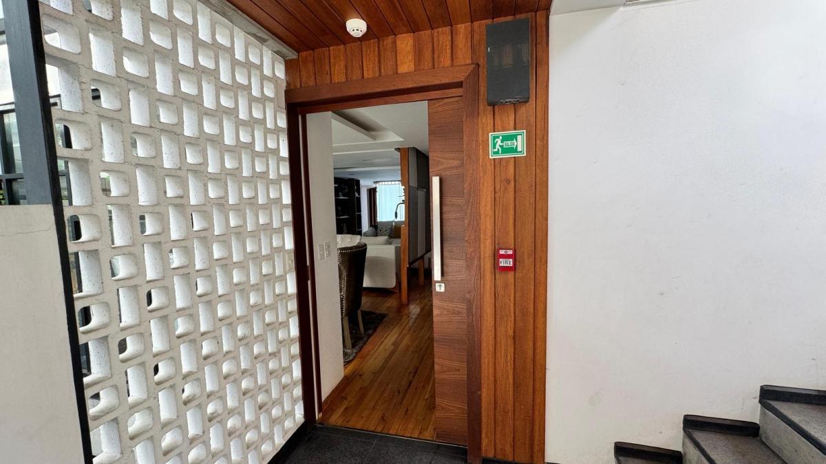 Departamento en Venta Jardín Privado y Vista 2 Estacionamientos Conocoto Puente 5 — imagen 6