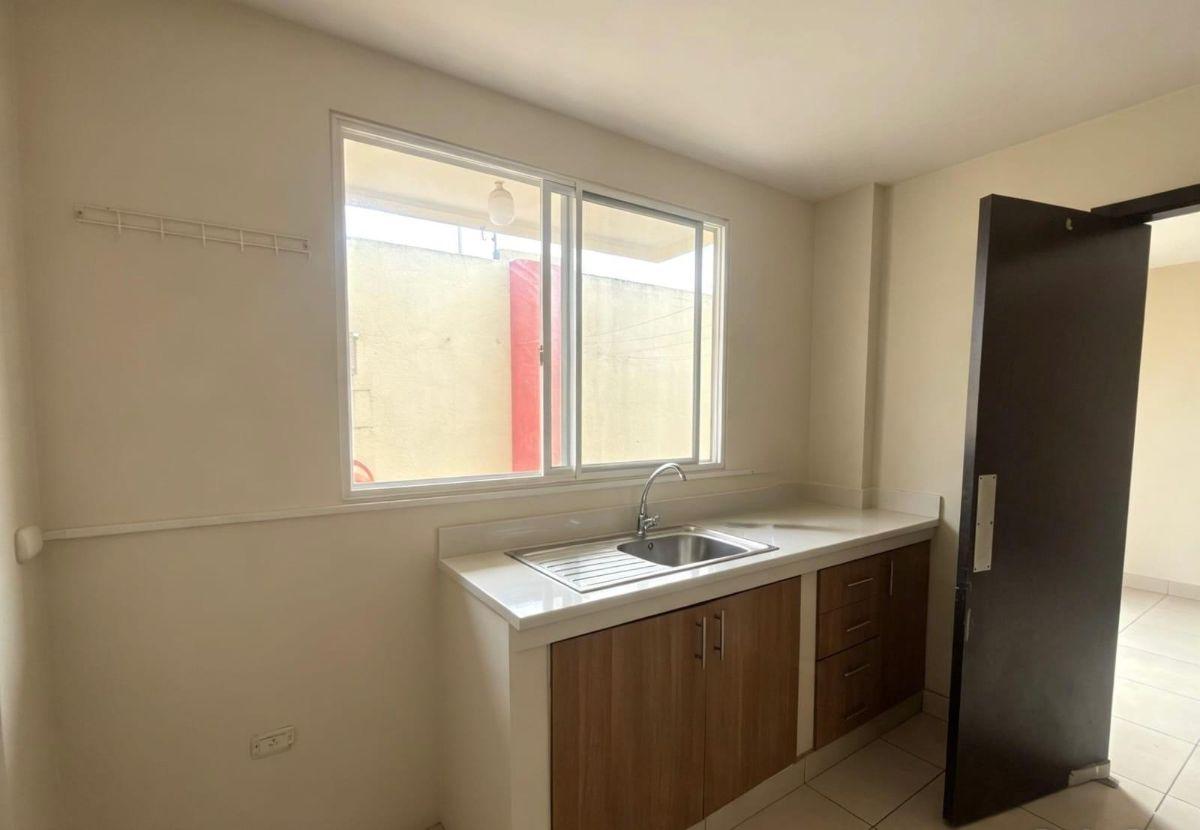 Casa en Venta en Urbanización La Perla Etapa #2 Al Norte, Guayas — imagen 4