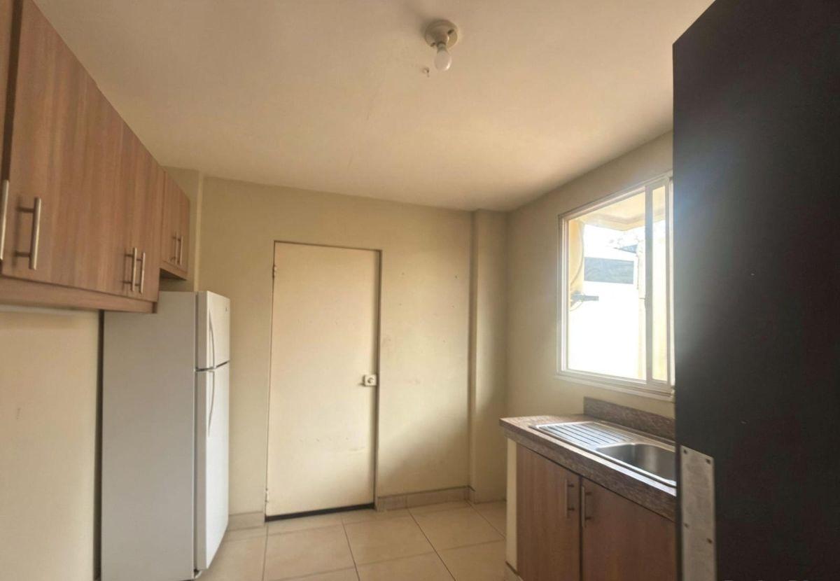 Casa en Venta en Urbanización La Perla Etapa #2 Al Norte, Guayas — imagen 2