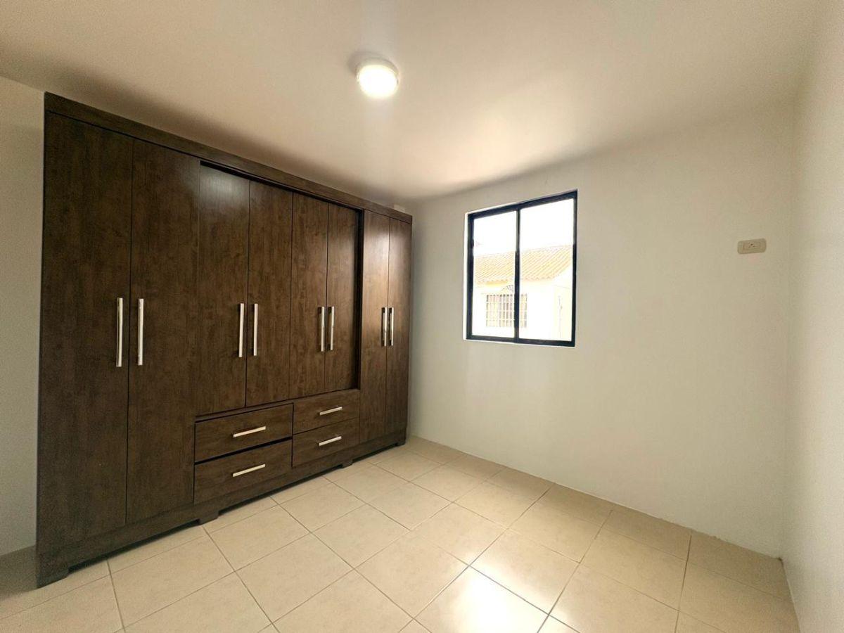 Casa en Venta en Urbanización Villa Club Etapa Floral Via Daule Aurora, Guayas — imagen 5