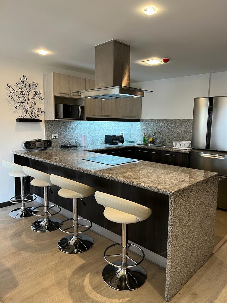 Bossano, Renta Departamento Amoblado, Vista, Balcón $950 — imagen 3