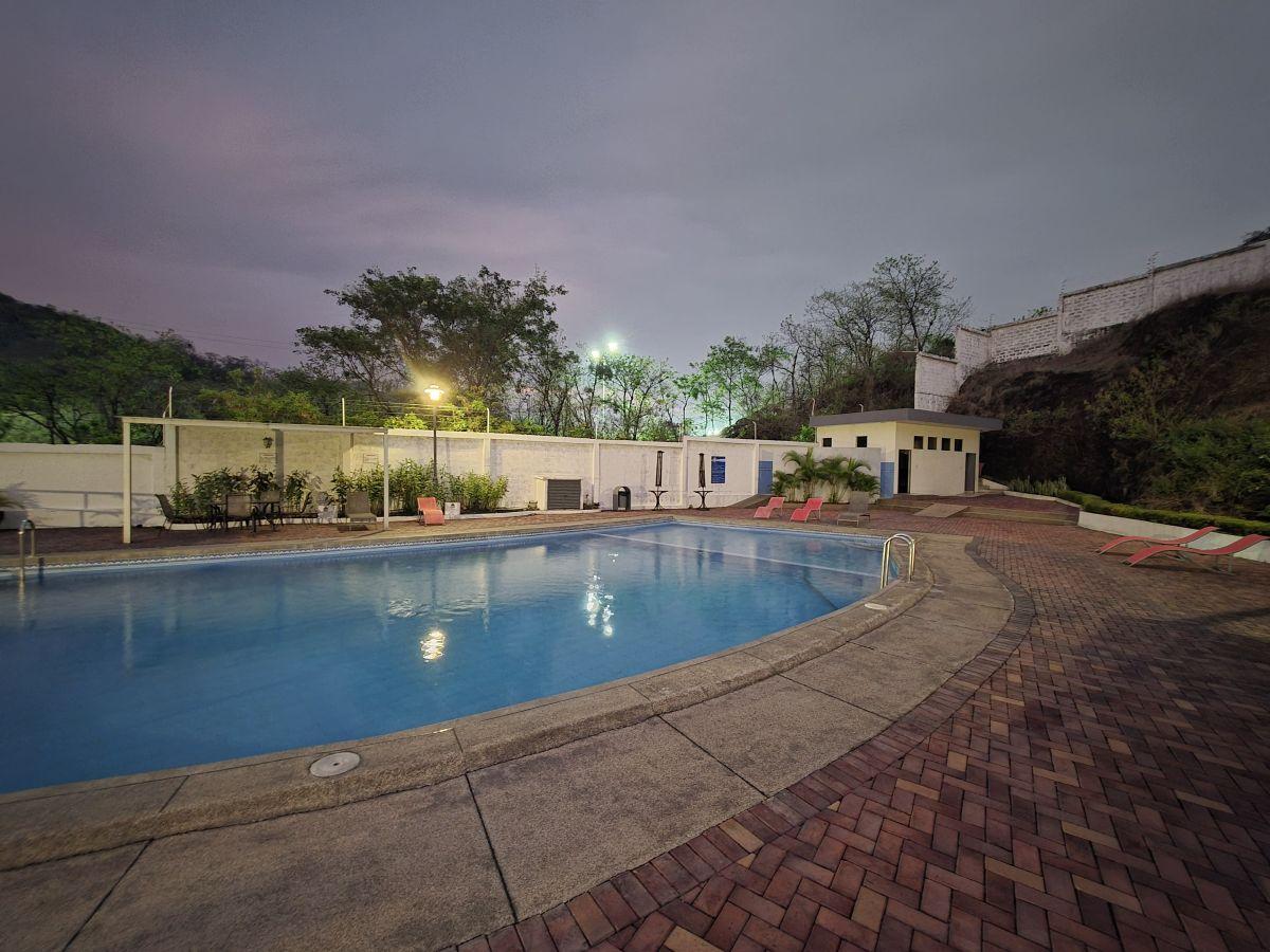 Condominio de Venta en Vizcaya Gardens Sector Ceibos, Guayas — imagen 7