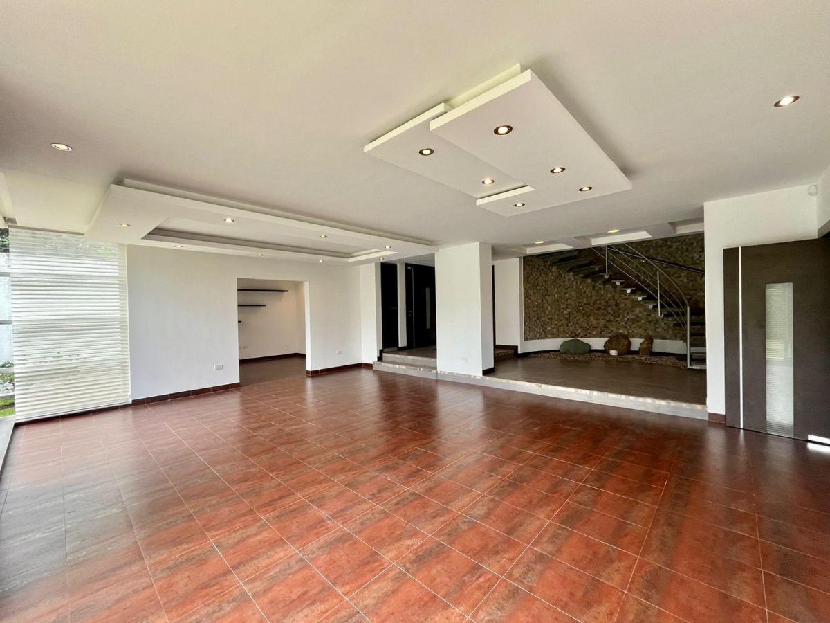 Casa Amplia de Venta San Patricio Lumbisi — imagen 10