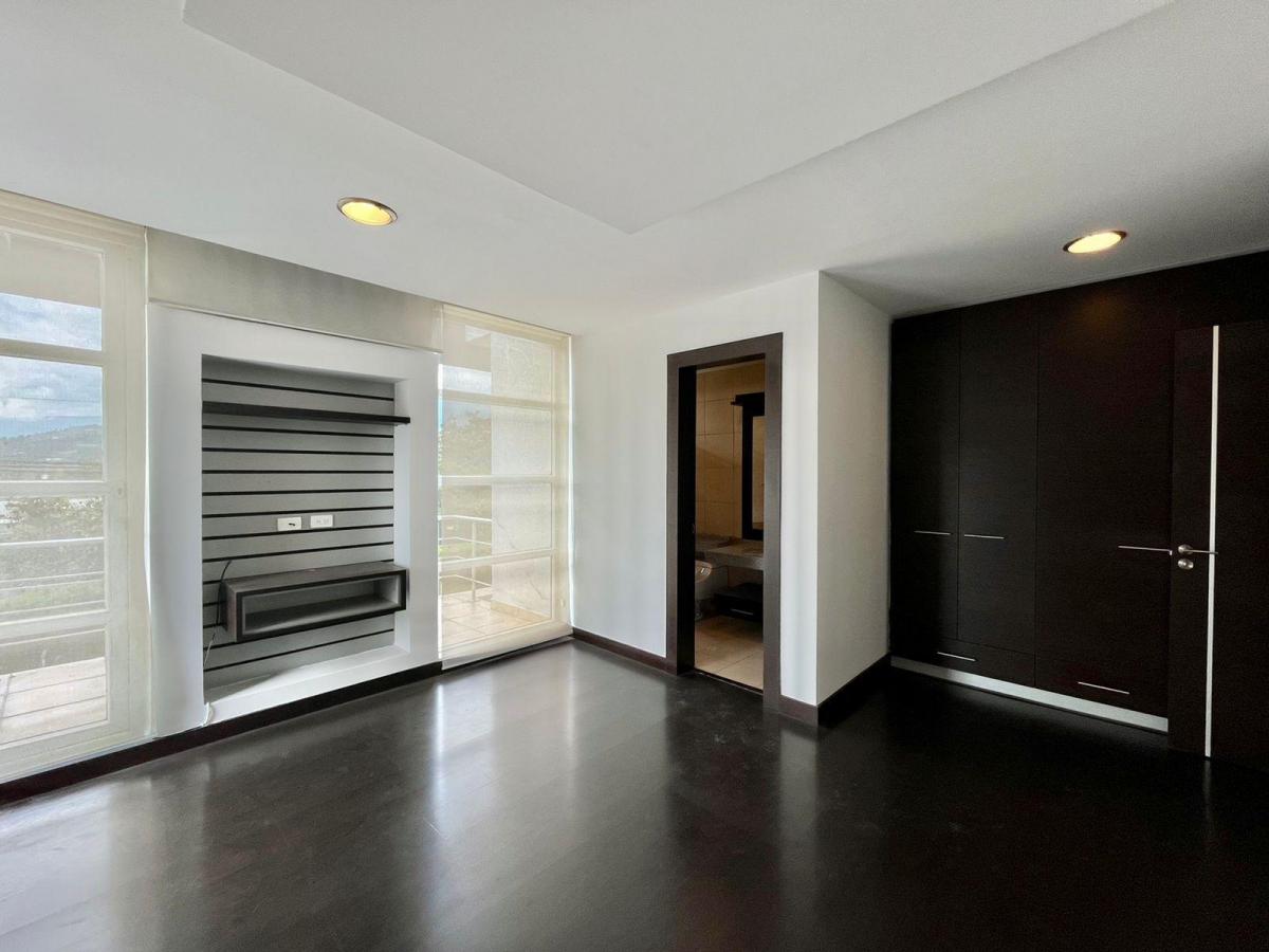 Casa Amplia de Venta San Patricio Lumbisi — imagen 8