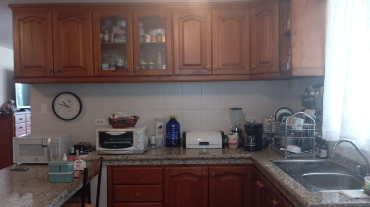 Venta Casa Una Planta con Amplio Jardin en Nayon — imagen 9