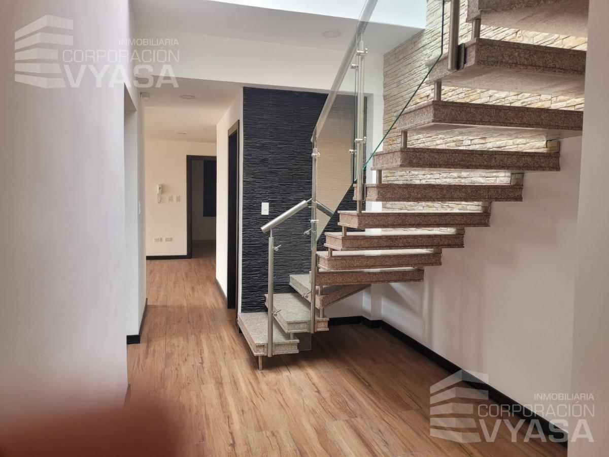 Tumbaco, Dentro de Conjunto Dúplex de 250 m² en Venta de 3 Dorm. — imagen 10