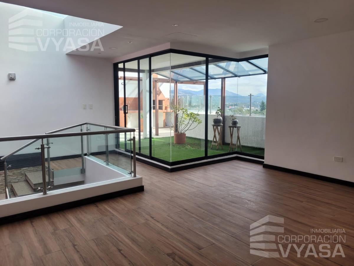 Tumbaco, Dentro de Conjunto Dúplex de 250 m² en Venta de 3 Dorm. — imagen 9