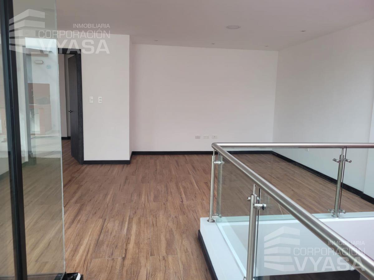 Tumbaco, Dentro de Conjunto Dúplex de 250 m² en Venta de 3 Dorm. — imagen 8