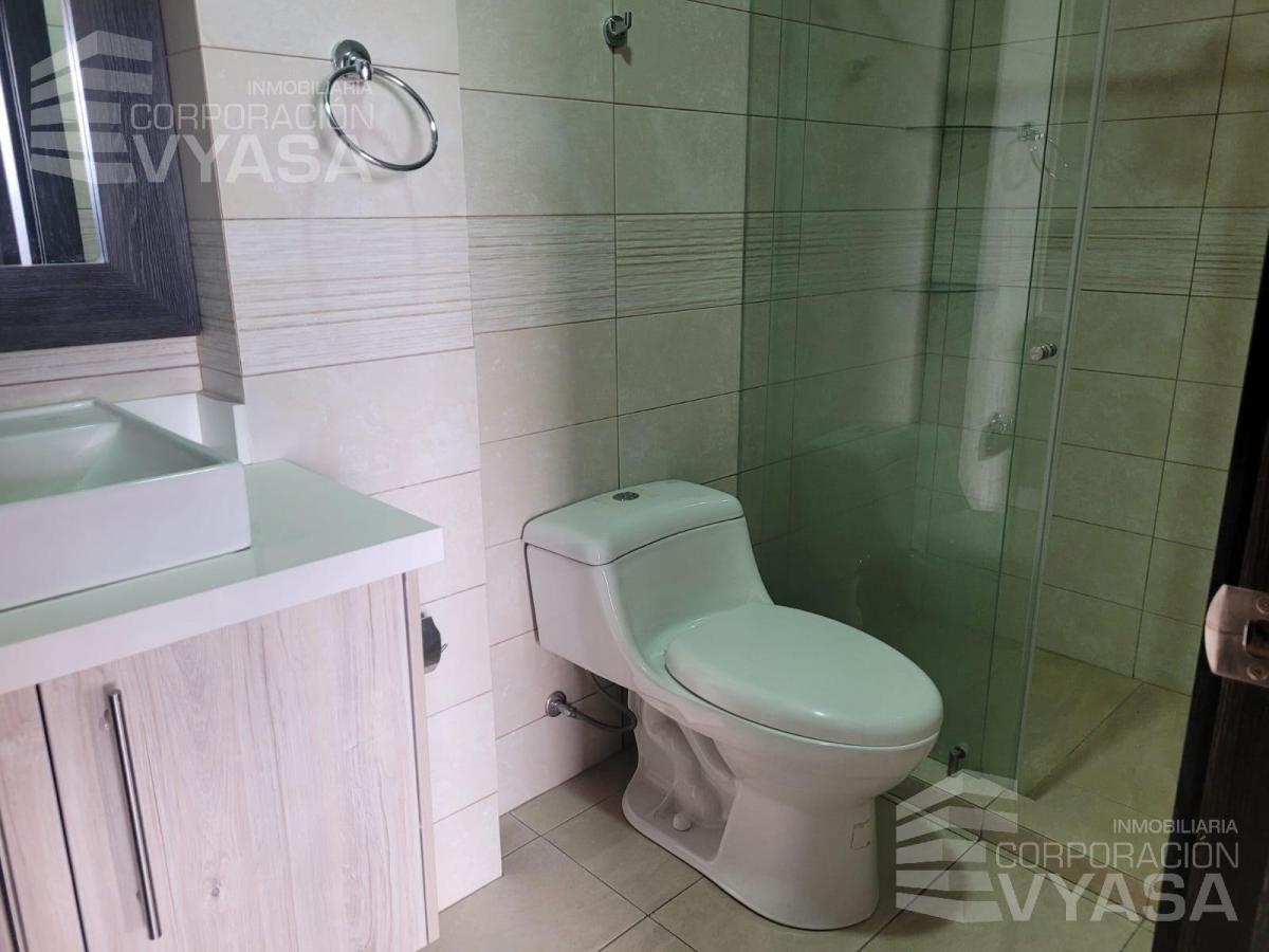 Tumbaco, Dentro de Conjunto Dúplex de 250 m² en Venta de 3 Dorm. — imagen 2