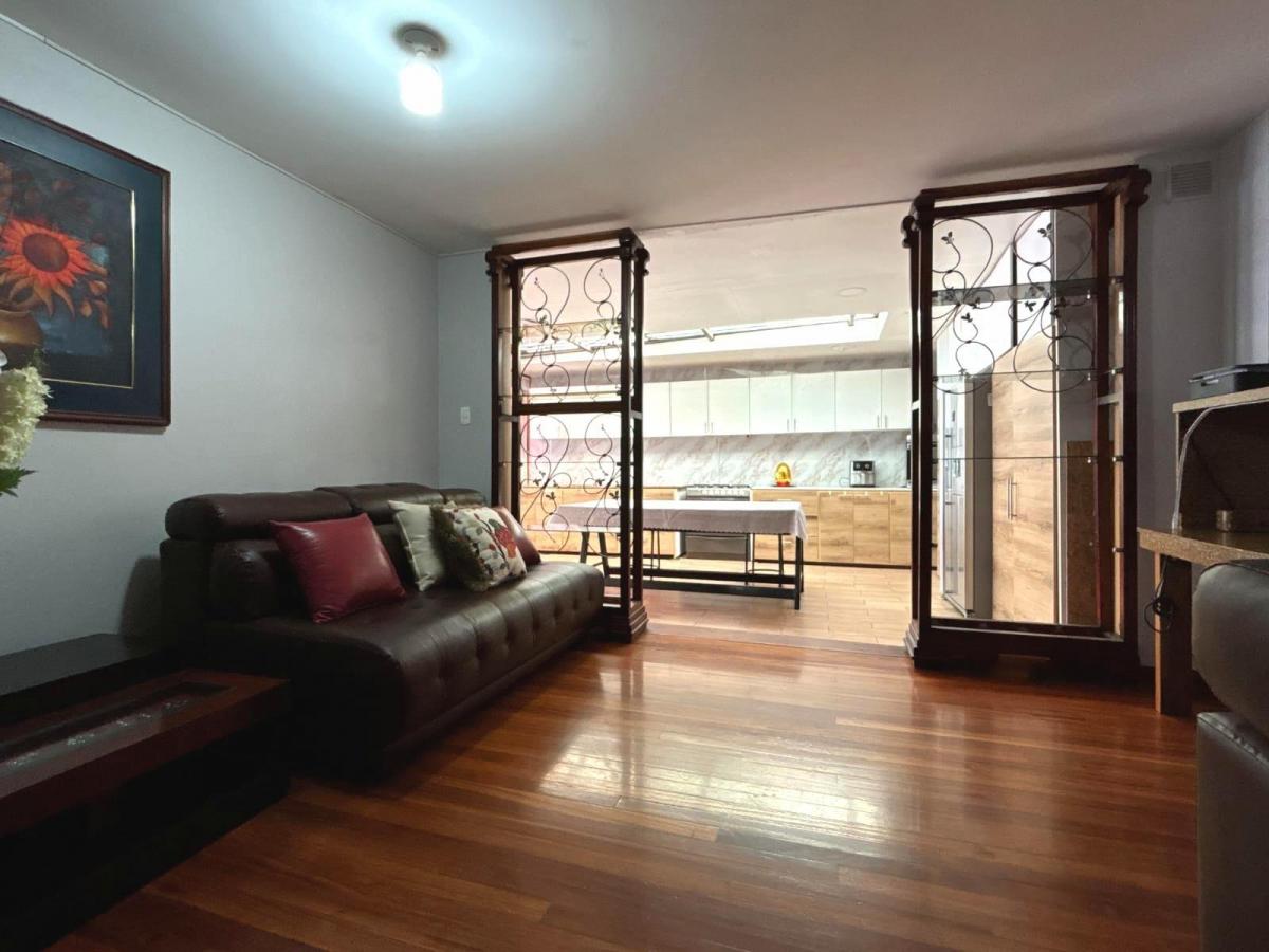 Venta Hermoso Departamento Sector Mastodontes, Norte de Quito — imagen 8