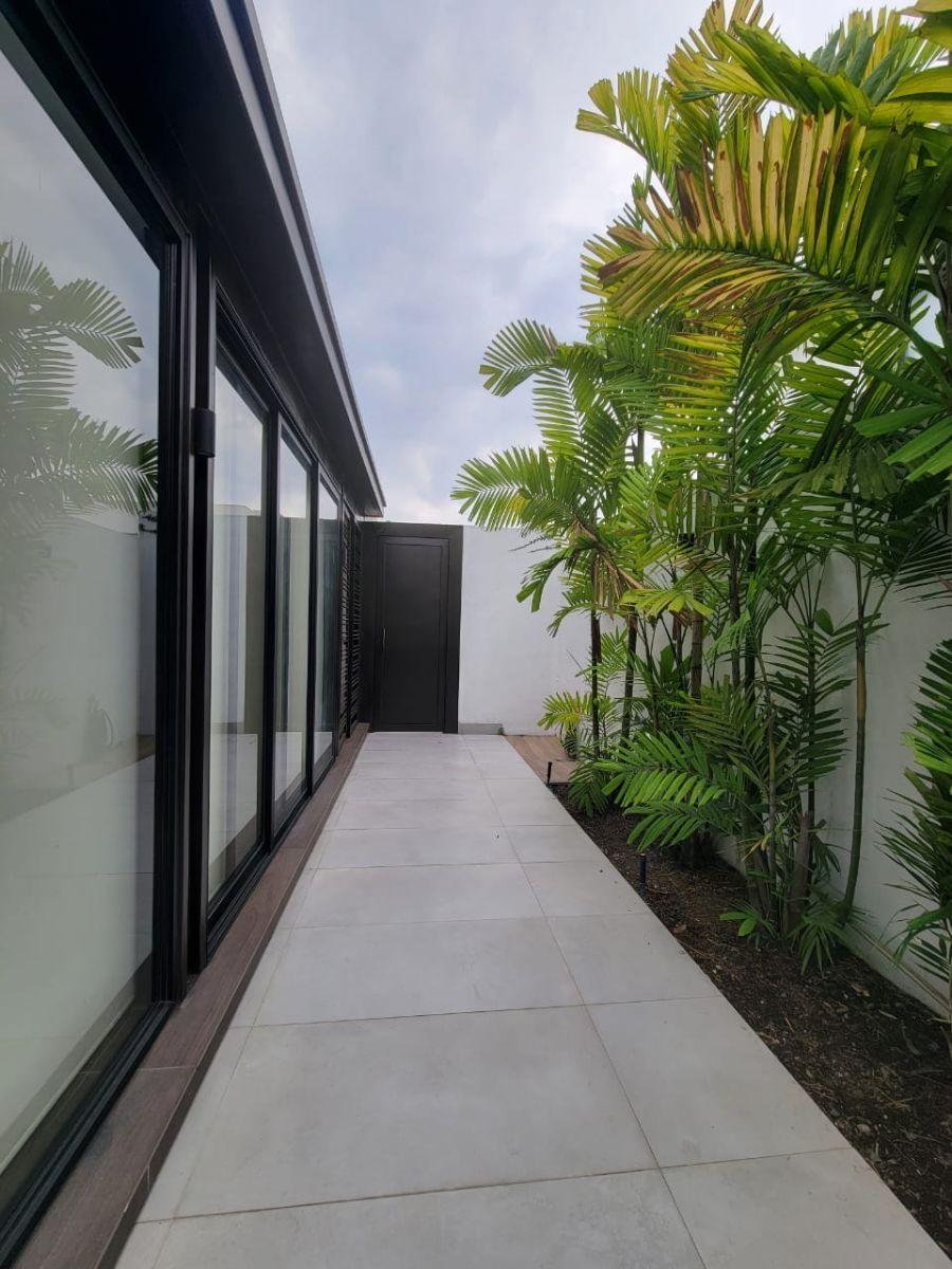 Casa de Lujo en Venta en Mónaco, Isla Mocolí | 5 Dorm. con Piscina y Jacuzzi, Guayas — imagen 10