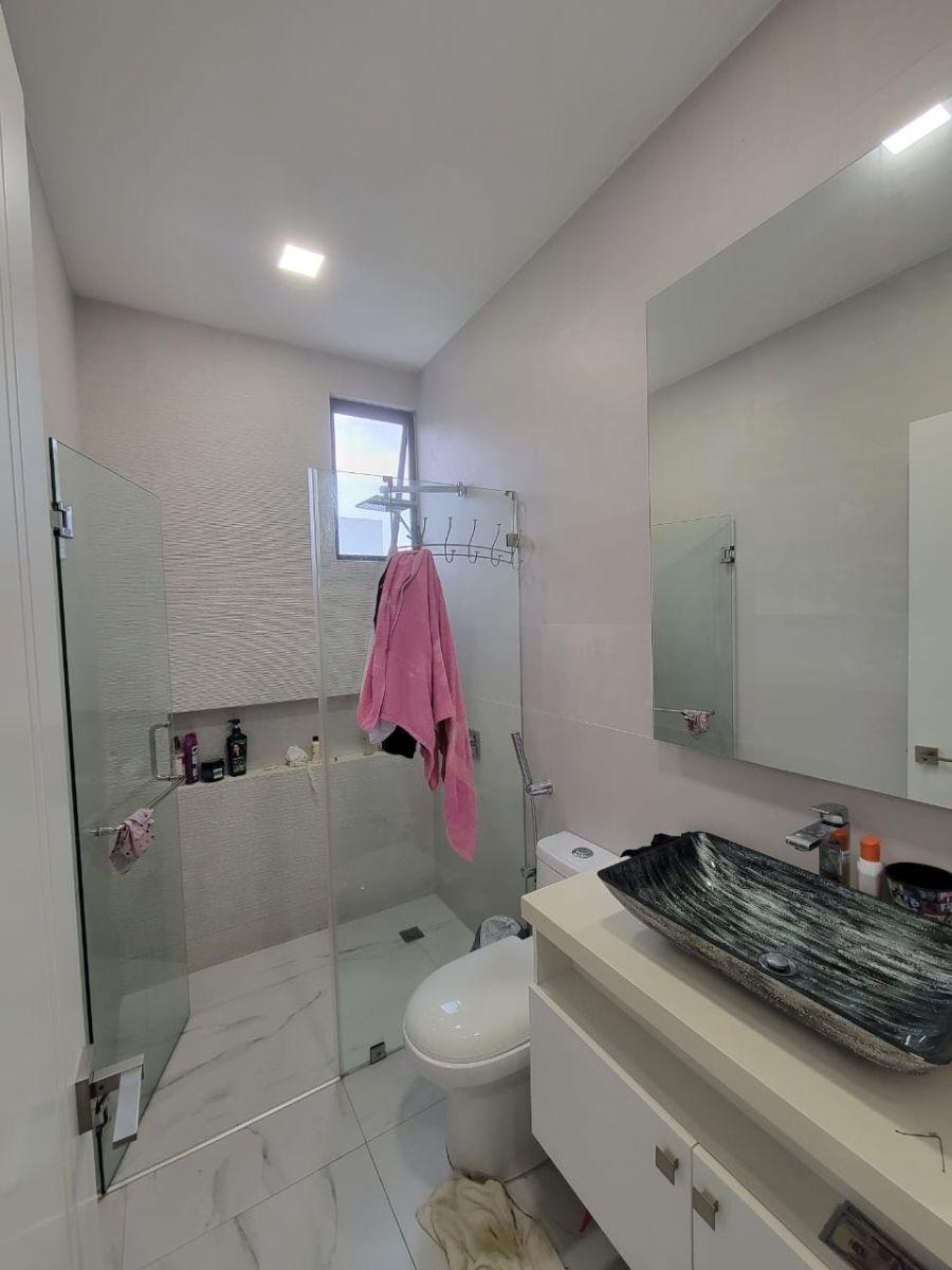 Casa de Lujo en Venta en Mónaco, Isla Mocolí | 5 Dorm. con Piscina y Jacuzzi, Guayas — imagen 9