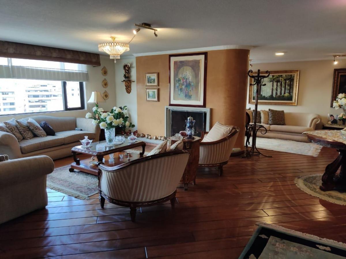 C/ Quito Tenis, Penthouse Amoblado de 305 m² en Venta, 3 Parqueaderos — imagen 8