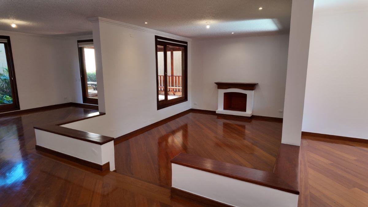 Casa 4 Dorm. de Venta en Cumbaya Sector Universidad San Francisco de Quito Seguridad 24/7 — imagen 7