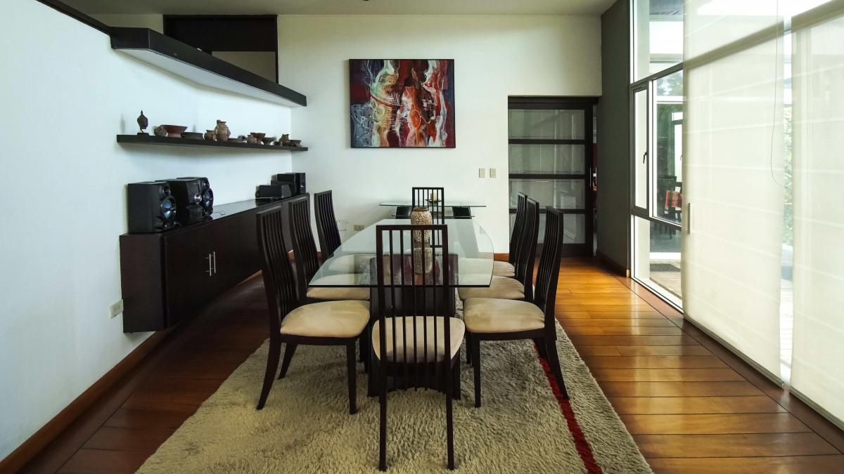En Venta Hermosa Propiedad en La Mejor Urbanización del Valle de Los Chillos — imagen 7