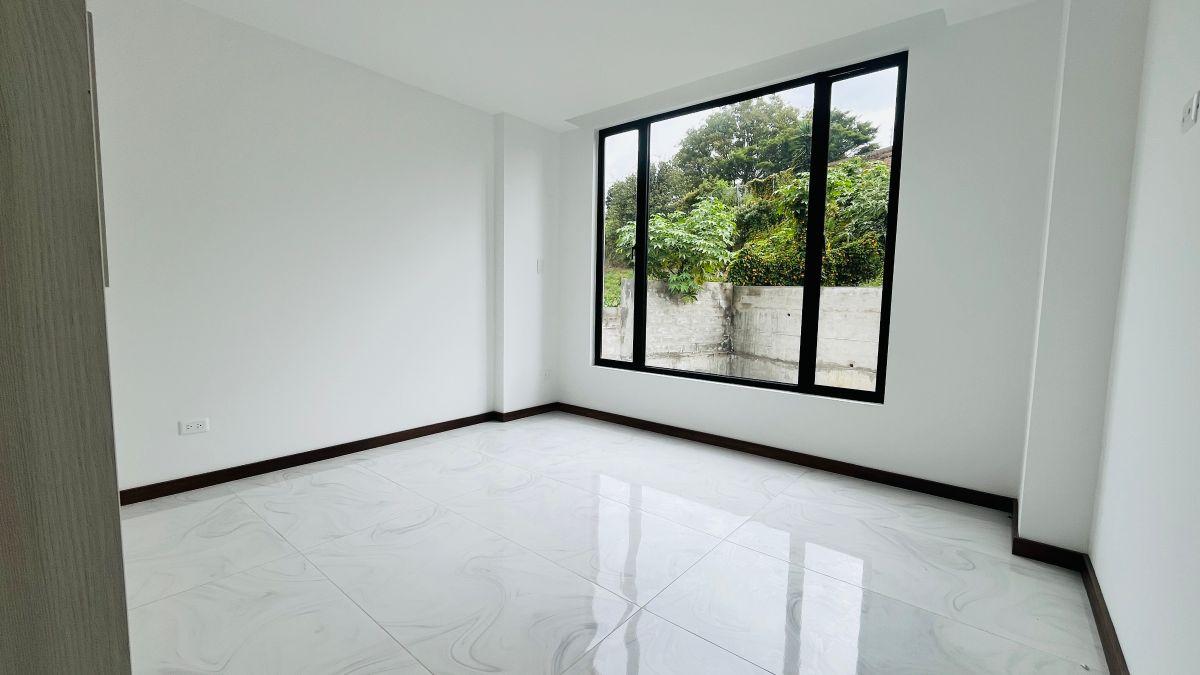 Casas 3 Habitaciones con 161 m² en Venta en Tumbaco — imagen 2