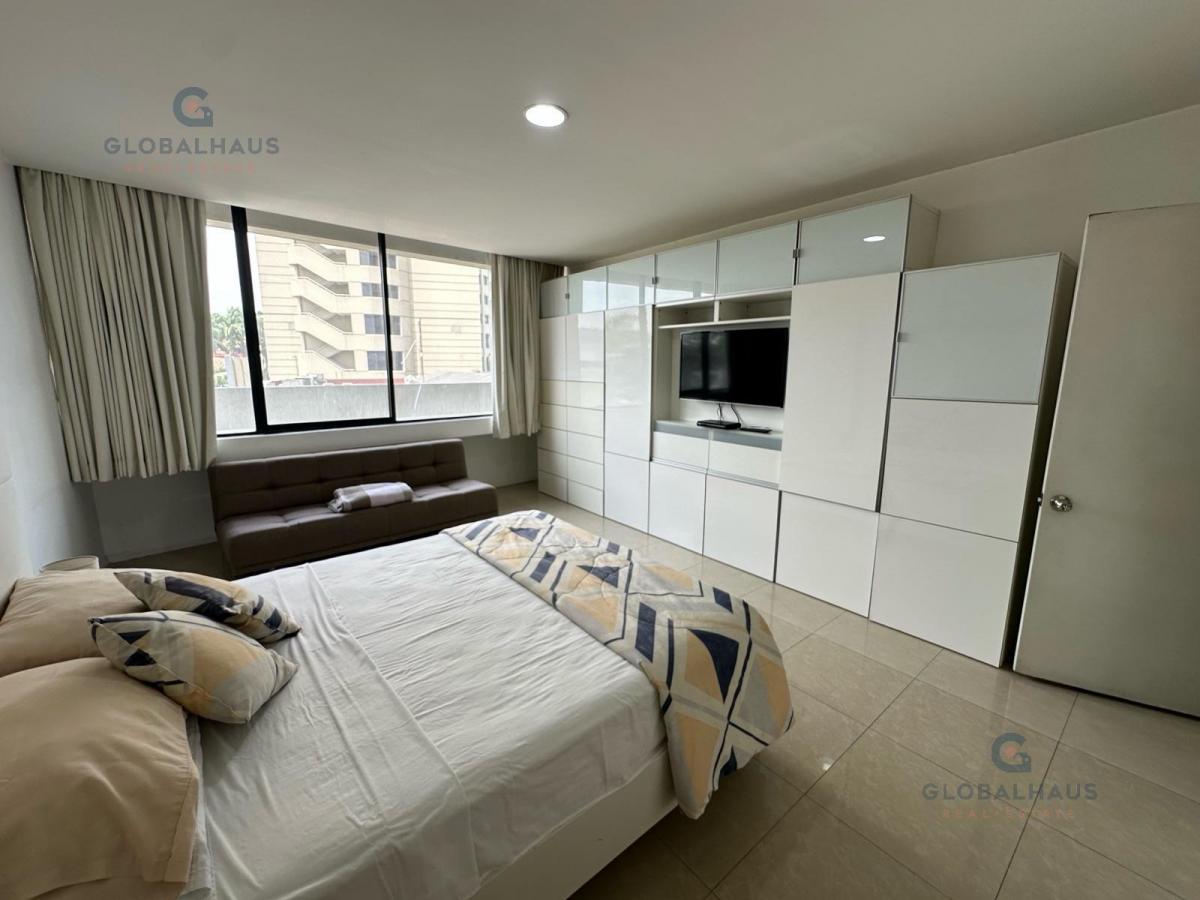 Venta de Departamento Amoblado en Kennedy Norte Torre Colón con 2 Habitaciones con Closet. V. B. Guayas — imagen 3