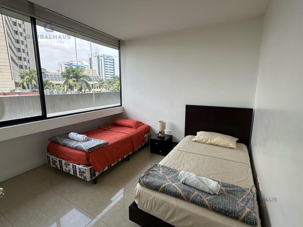 Venta de Departamento Amoblado en Kennedy Norte Torre Colón con 2 Habitaciones con Closet. V. B. Guayas — imagen 2